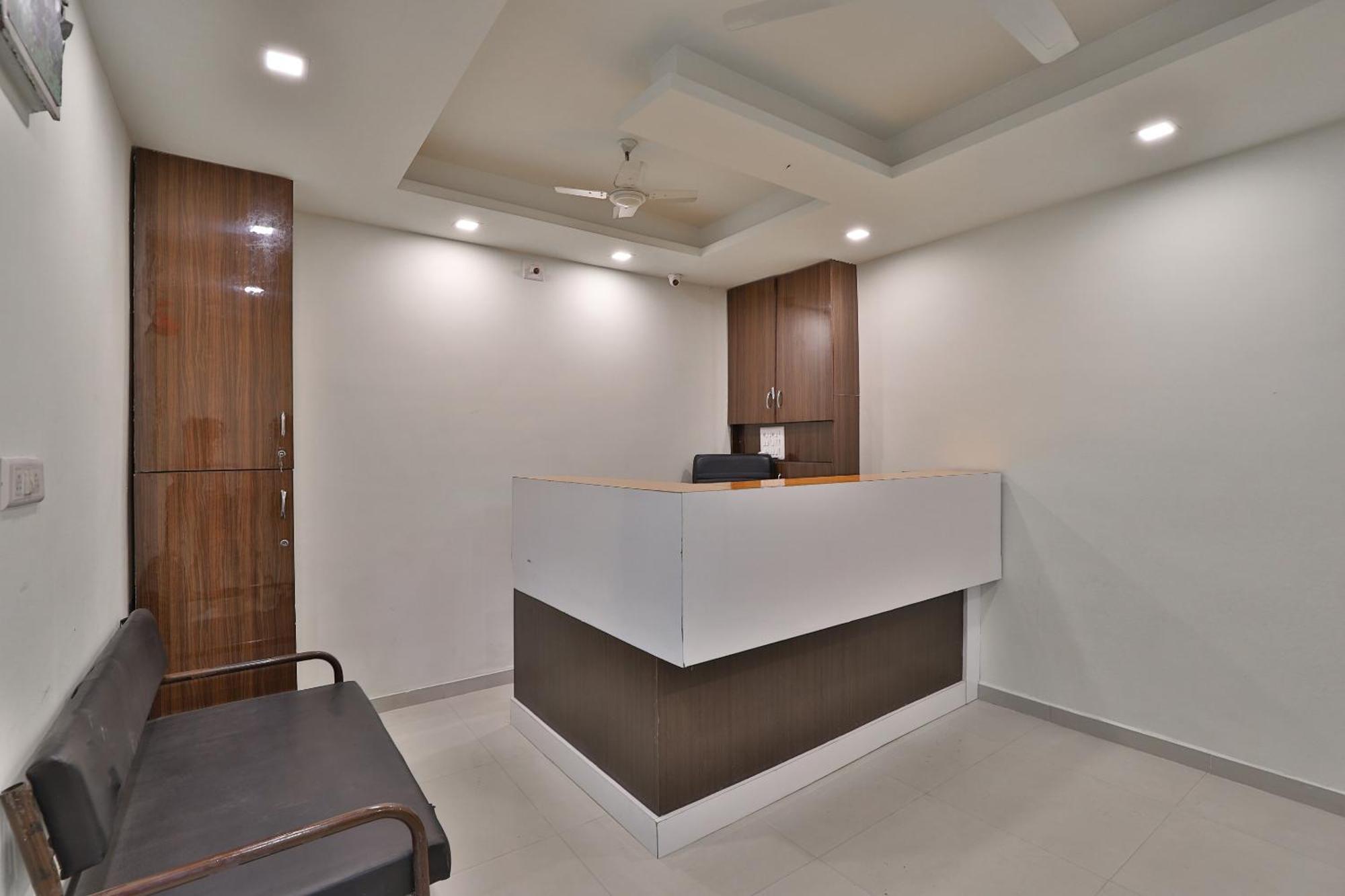 Hotel O Skyland Ahmedabad Exterior photo